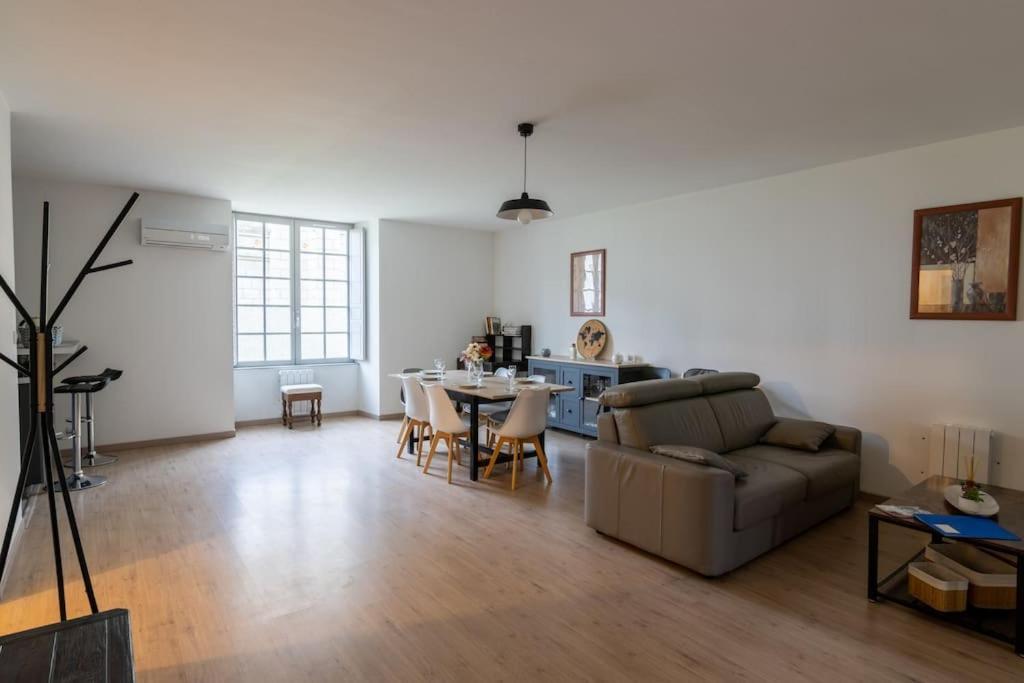Superbe Appartement Сомюр Екстериор снимка